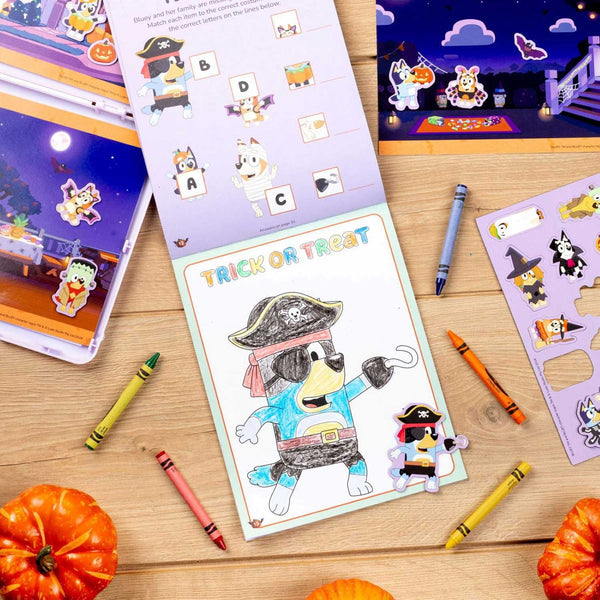 Magnetic Play Set: Bluey Trick or Treat, Mixed Media